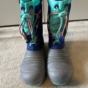 Brand New waterproof Merrell Kids size 5 Snow Quest Lite 2.0 with insulation